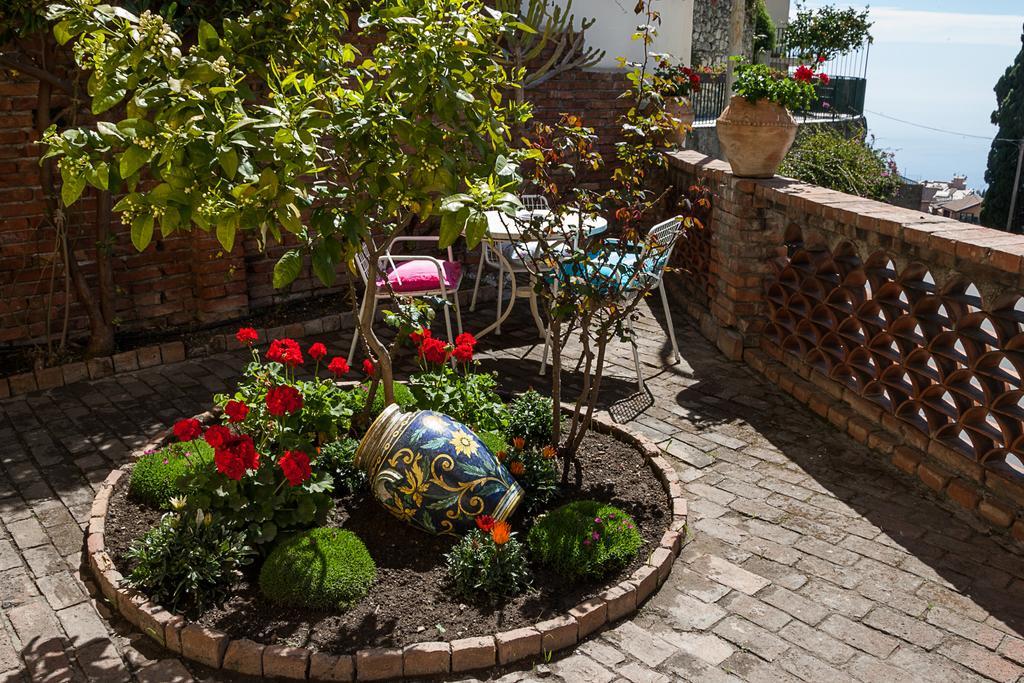 Villa Giannina B&B Taormina Exteriör bild